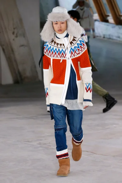 Look 48